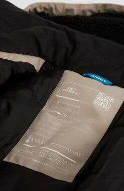 ONeill Explorer Parka Jacket | Crockery -ONeill Fashion Shop 1500017 17511 05 MODEL