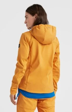 ONeill Spire Softshell Jacket | Nugget -ONeill Fashion Shop 1500041 17016 04 MODEL