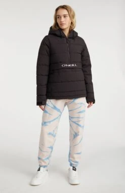 ONeill O'Riginals Puffer Anorak Jacket | Black Out -ONeill Fashion Shop 1500071 19010 05 MODEL