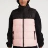ONeill O'Riginals Puffer Vest | Peach Whip Colour Block -ONeill Fashion Shop 1500074 44021 01 MODEL