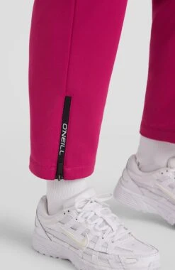 ONeill Rutile Sweatpants | Fuchsia Red -ONeill Fashion Shop 1550036 13012 03 MODEL
