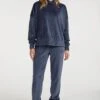 ONeill Velour Sweatpants | Outer Space -ONeill Fashion Shop 1550079 15039 01 MODEL 770a94d6 a487 4a84 969b f992f98df3e8