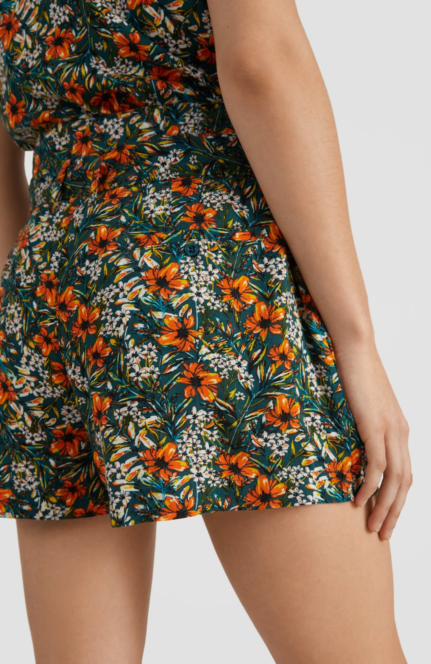 ONeill Indian Summer High-Waist Shorts | Flower Wall 4 ONeill Indian Summer High-Waist Shorts | Flower Wall - Image 2