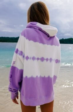 ONeill Women Of The Wave Hoodie | Purple Tie Dye -ONeill Fashion Shop 1750046 34519 03 CAMPAIGN