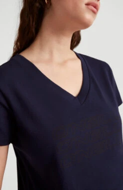 ONeill Triple Stack V-Neck T-Shirt | Scale 16 ONeill Triple Stack V-Neck T-Shirt | Scale -ONeill Fashion Shop N07364 5204 1 MODEL 4560bae1 8fa2 4dde 98ca 6cefa8ab6389