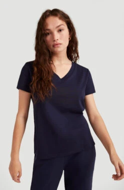 ONeill Triple Stack V-Neck T-Shirt | Scale 18 ONeill Triple Stack V-Neck T-Shirt | Scale -ONeill Fashion Shop N07364 5204 2 MODEL d7bf6c3f 4d99 43e4 9c6d 394de2be070c